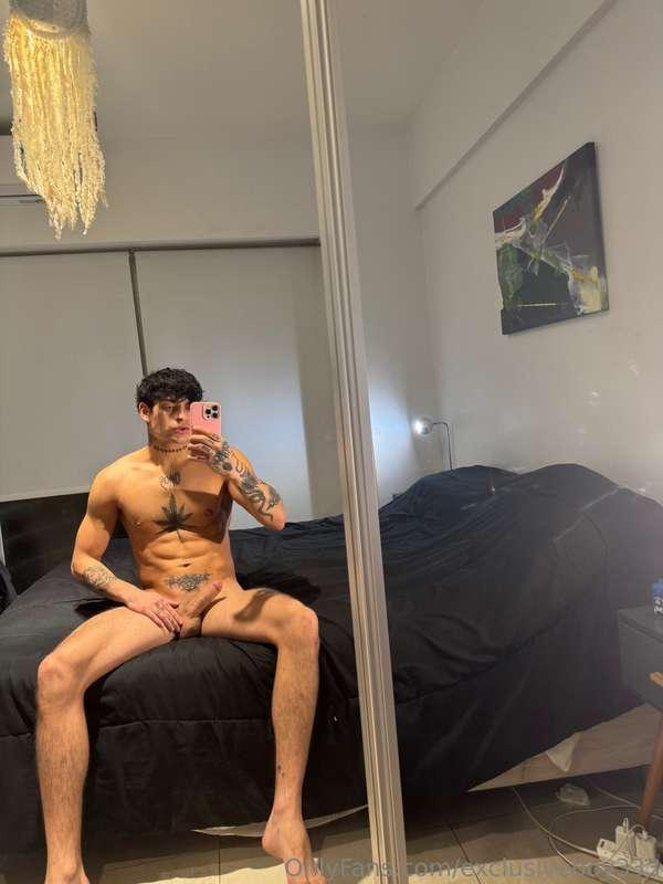 😈