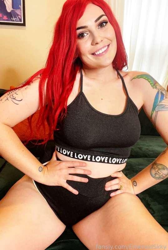 I’mma bet you like this pic, right? Hit that like button if this makes you hard as HELL!!🥵🍆😈😉🍆

#fyp #redhead #natural #thick #bigass