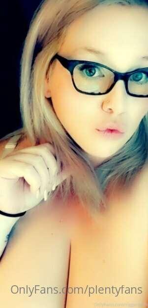 BBW... Big Beautiful Whore😈
Just like an everyday normal plu..