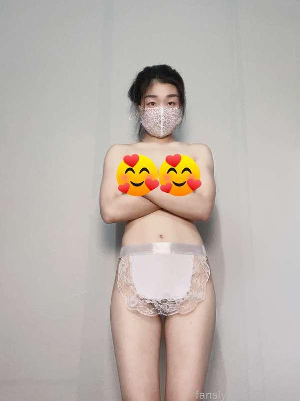 Hi, baby! Do you like me like this?💖🥰💖
嗨，宝贝！你喜欢这样的我吗？💖🥰💖
#asian #animegirl #loli #chinese #japanese #cutegirl #egirl #nipples
