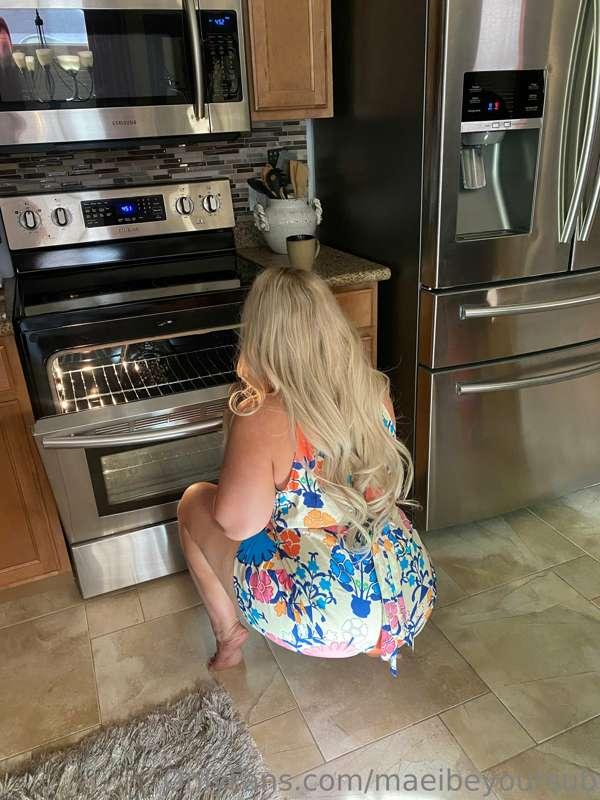Can momma bake you a treat? 🤤