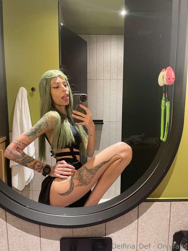 Some fun in Berlin 😱 check your dm to see my naughty vibe in..