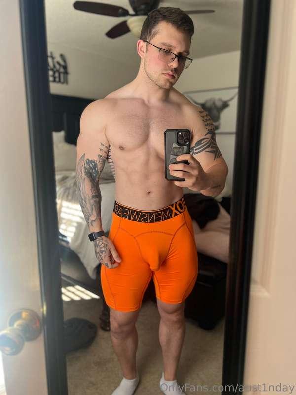 Hey guys go follow the bro @camo1232 https://onlyfans.com/ca..