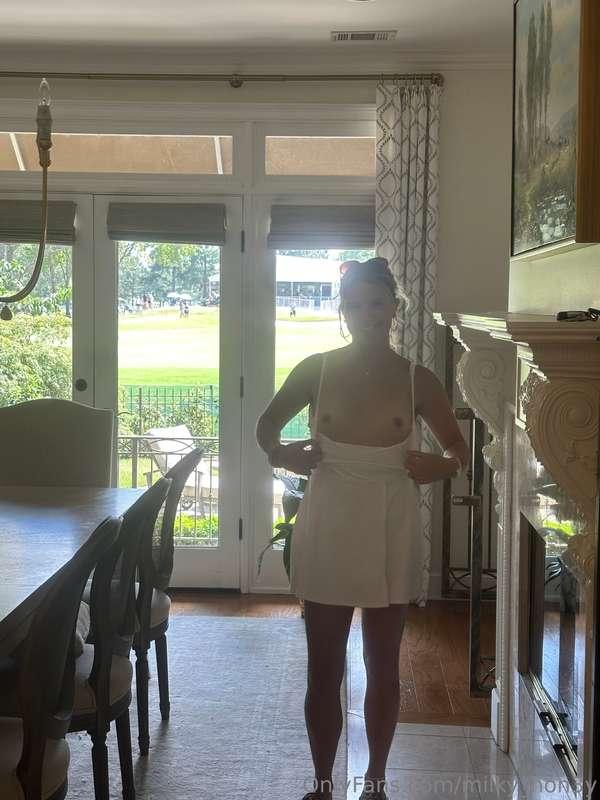 Swipe to see the moment I realized all the men watching the ..