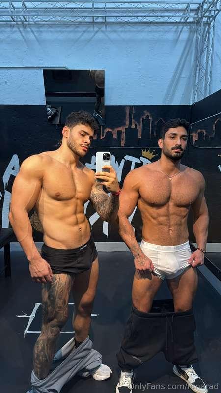 My friend and I are going live tonight...💦Will you miss it? ..