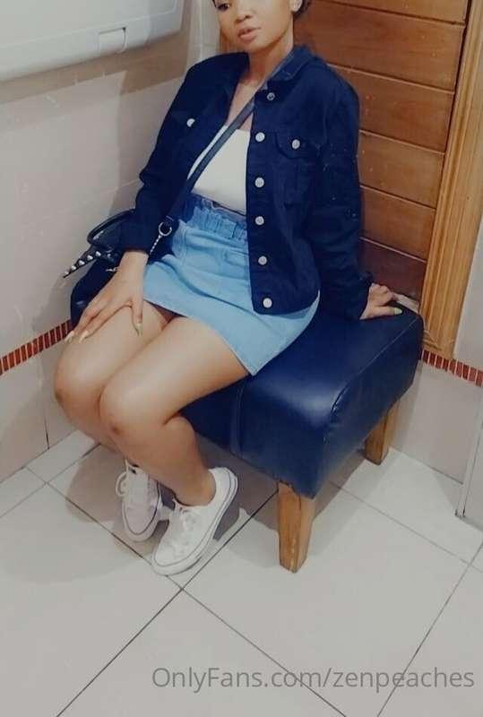 A rare picture of me wearing clothes 🤣🤣😂😂... Serving you leg..
