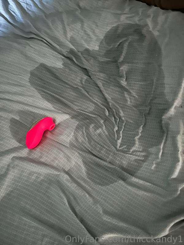 This toy is dangerous lol I squirted everywhere