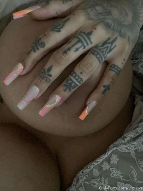 You like my new nails ?