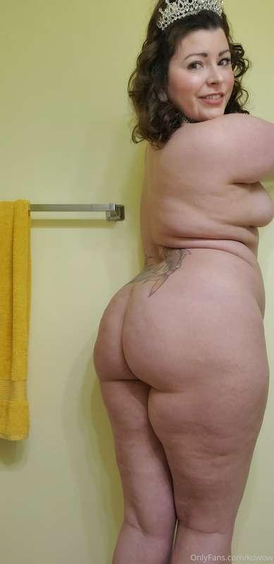 A few more nudes before I get dressed😘