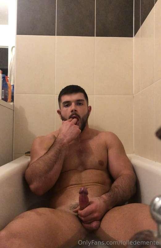 Bathtub jerk off and ass play video. Very loud moans during ..