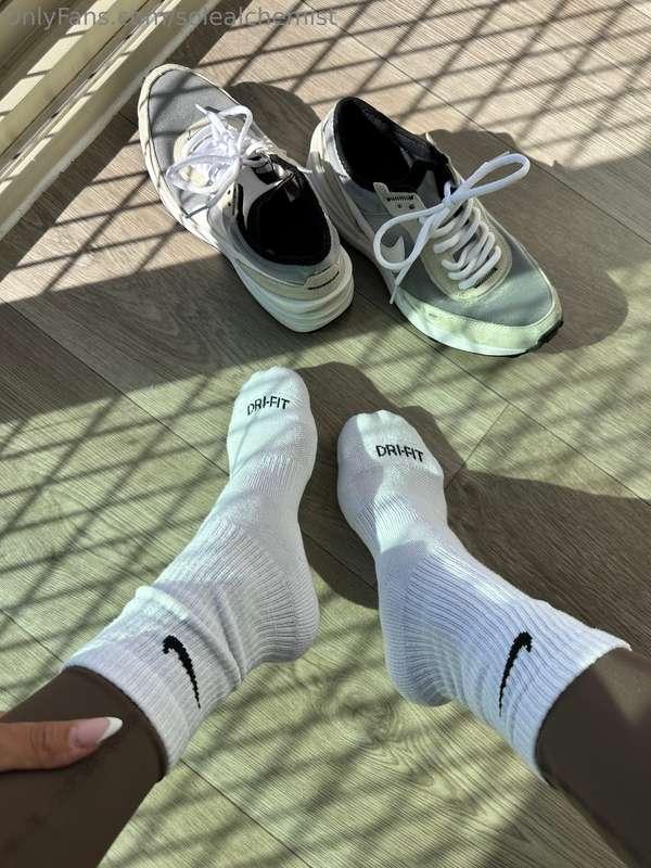 Inbox me and tell me what kind of LIVE I should do this week..