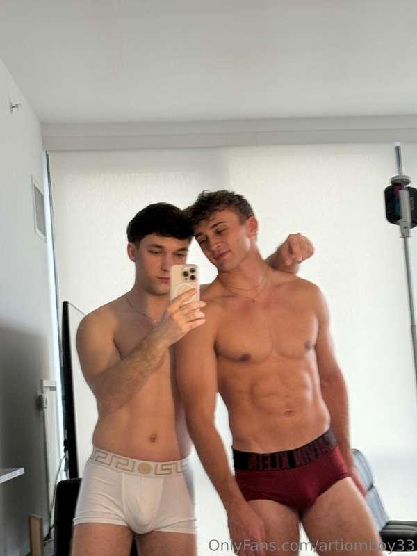 Leo fucked me hard two days ago. You can see it all penetrat..