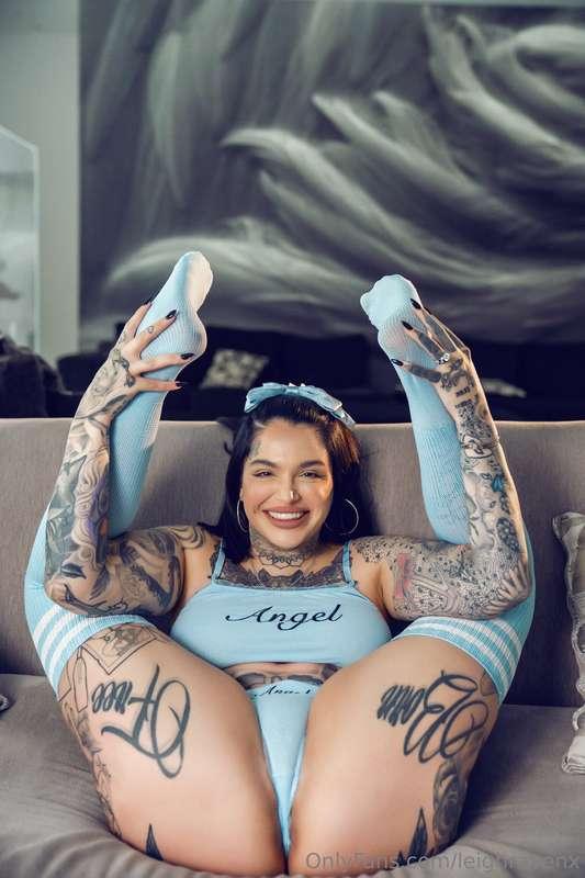 where are my feet boys? 👼