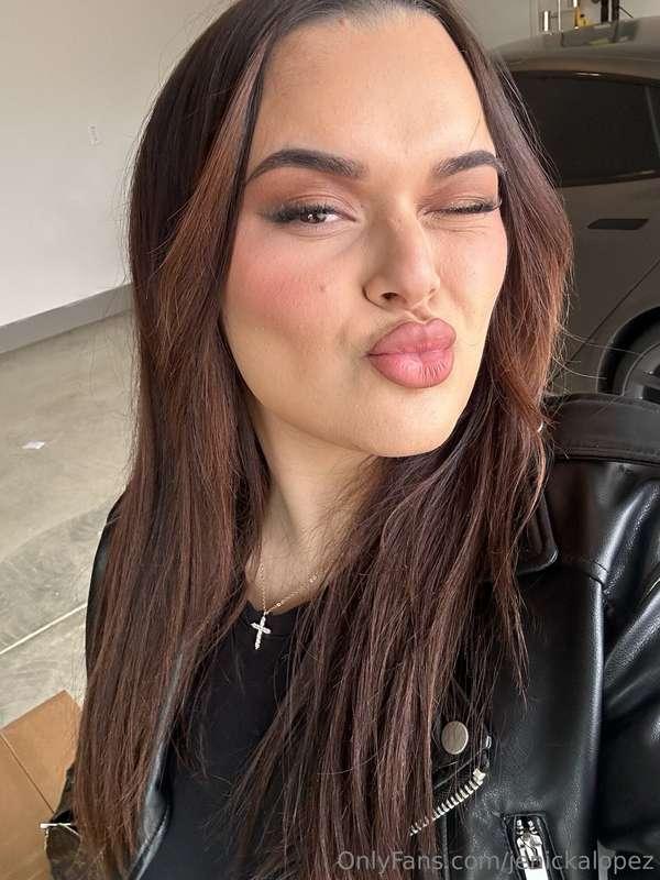 💋