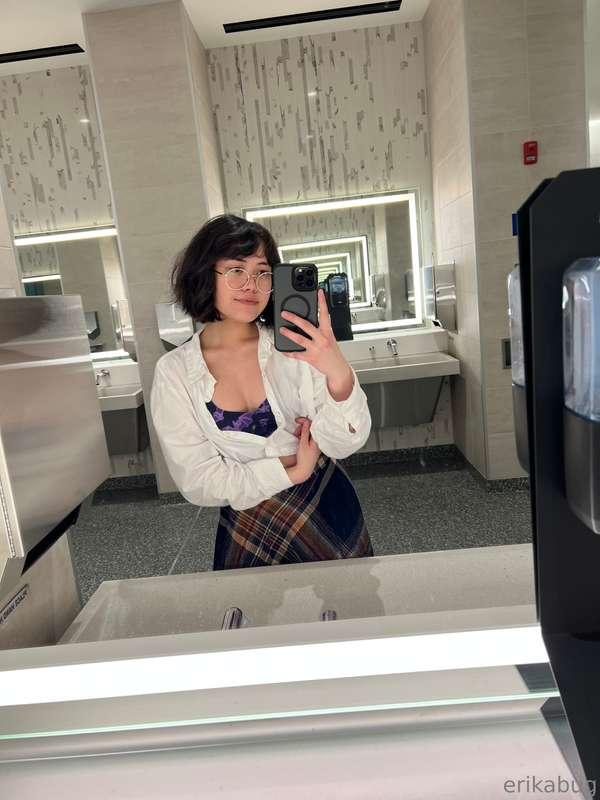 i can't wait to be home !! (at the airport hehe)