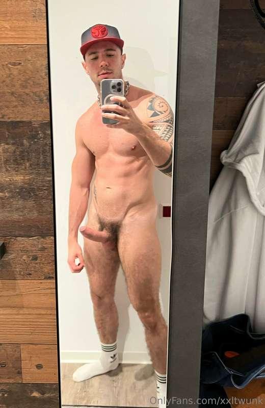 You like what you see? Go and suck me 😏