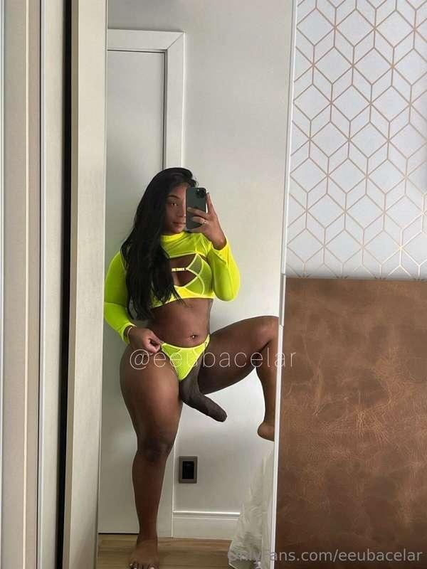 I want to rub my cock on your ass and spill my cum on it 🍆💦💦..