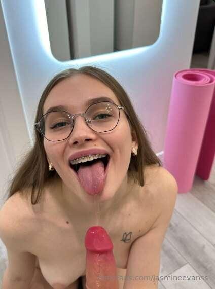 ⚡️@naughty_mila IS WET RIGHT NOW⚡️👉@naughty_mila she loves d..