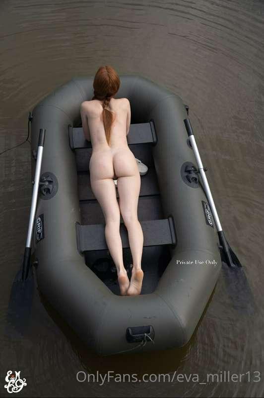 This boat needs a captain to give a good ride 😈
Any voluntee..