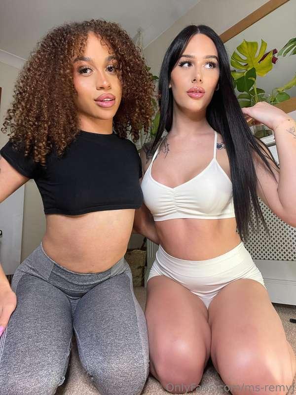 Think you could handle us both?🤭