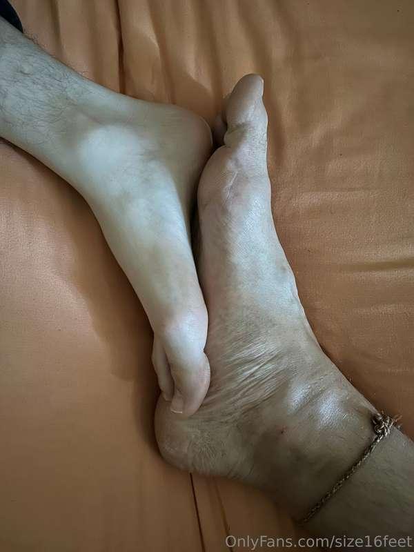 Little size compare with the boy. 