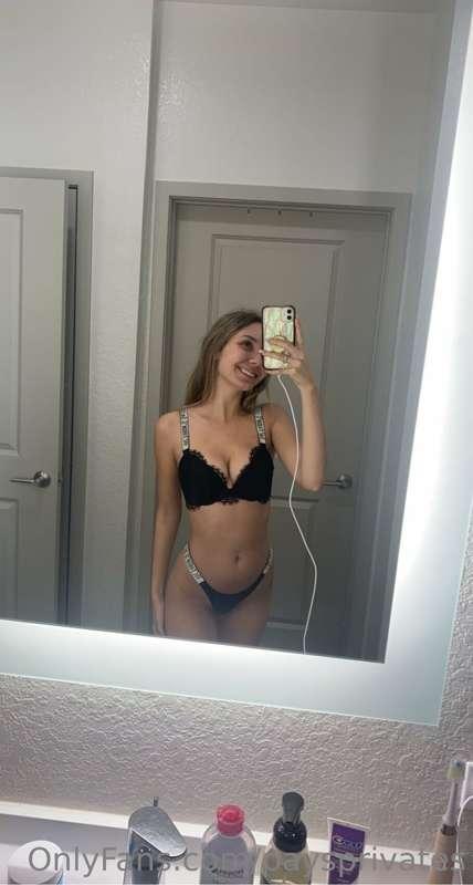 Happy Monday baby :)