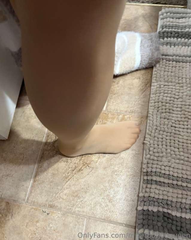 mrs_footjobqueen image #18