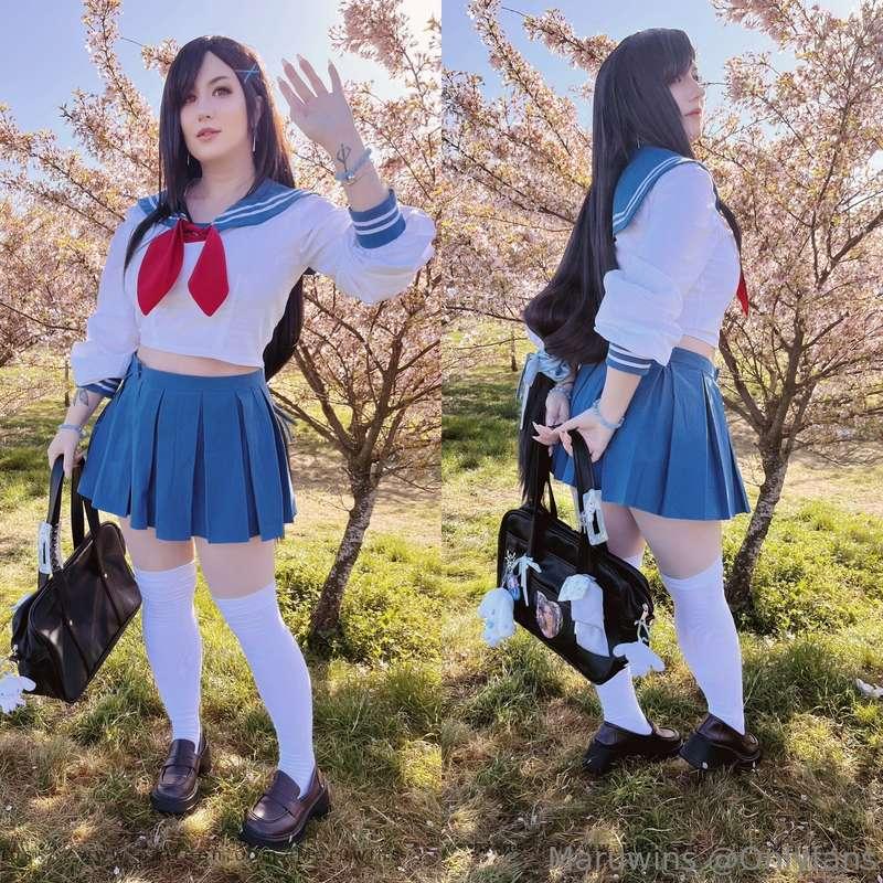More cosplay today!Midgar High Tifa 🌸 the sakuras were prett..
