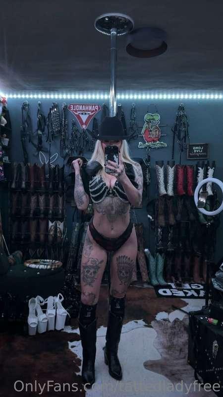 🖤⛓️ @tatted_lady