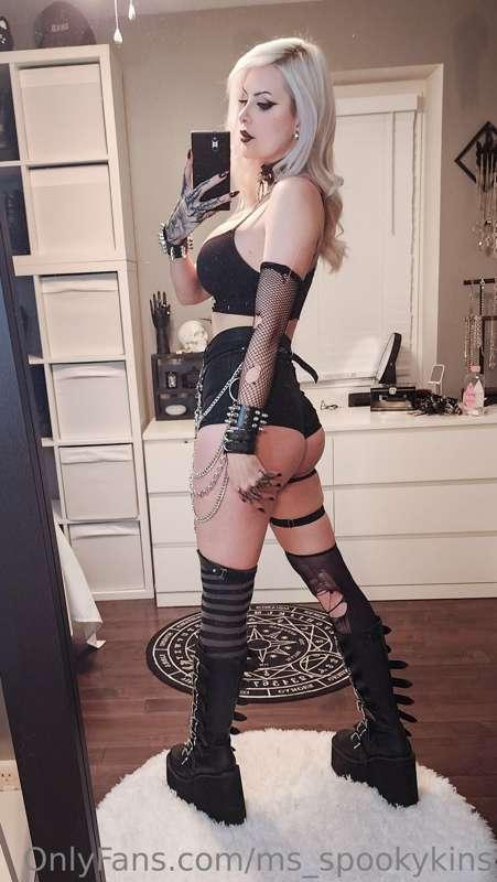 ms_spookykins image #1