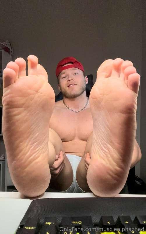 COCK OUT AND FEET 🦶 CLOSE UPS AND VERBAL 🥵 DOMINATION