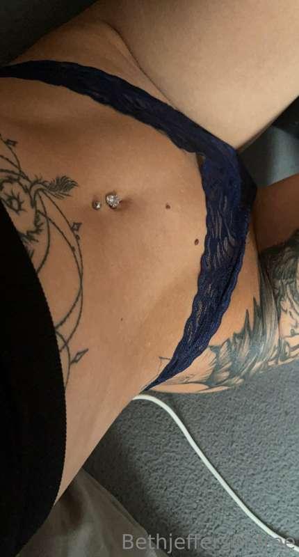 Come put ur head inbetween my legs 😋 @bethjefferson19