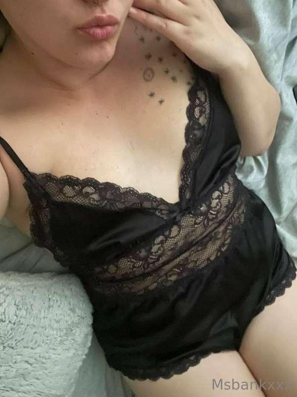 Check out my new sexy friend she does ⬇️ 
🌑  Daily posts 
🌑 ..