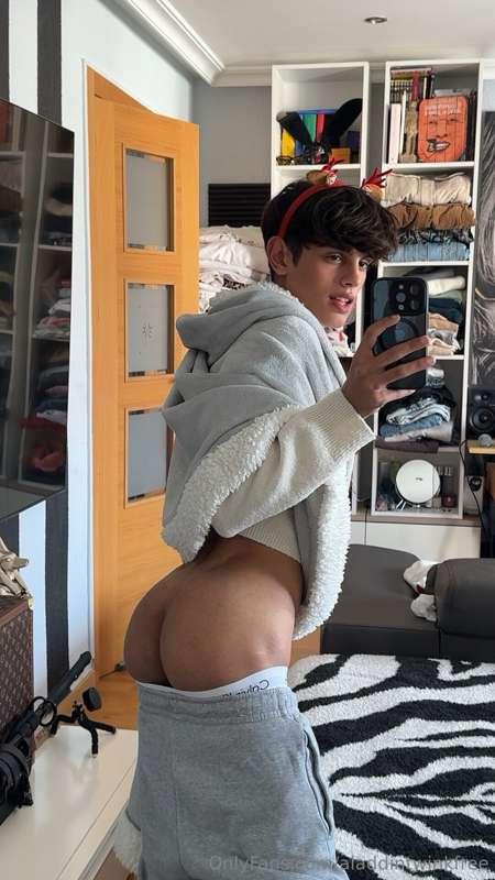come and finish undressing me 🤭🤤