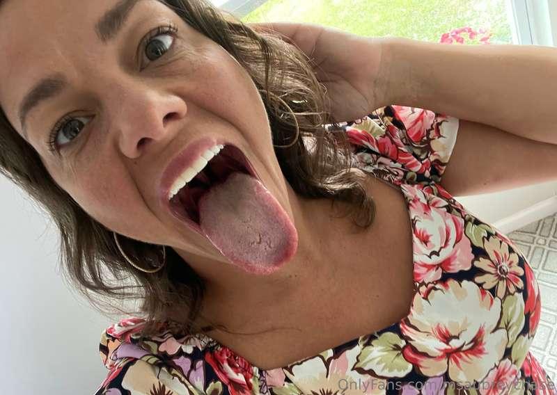 🌸😇👅🔥😍