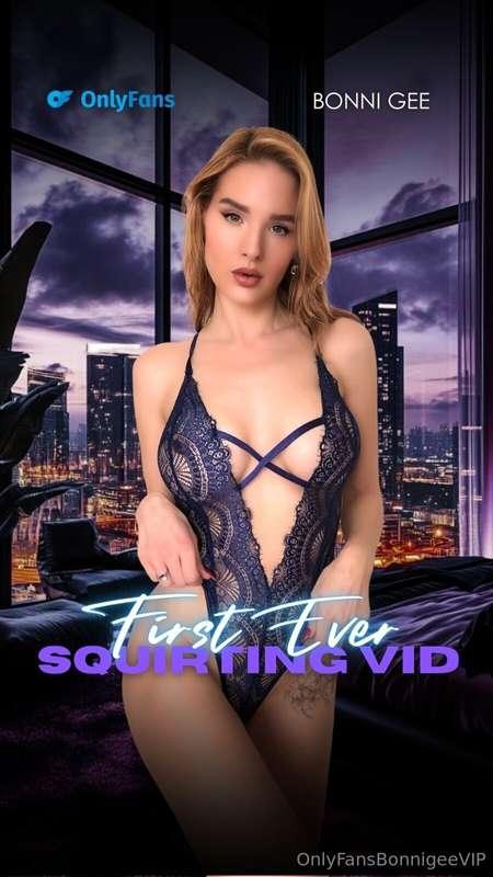 In your DMs now! Get ready for a soaking good time! 😜💦💦