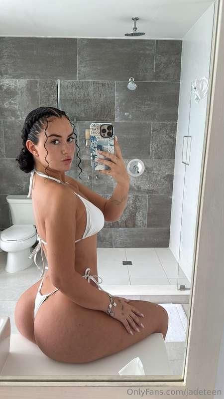 I heard real men like stretch marks… true? 🤭😩