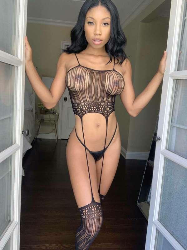 Follow if you like FREE pussy 👇👇👇
@zoeyjaymfc