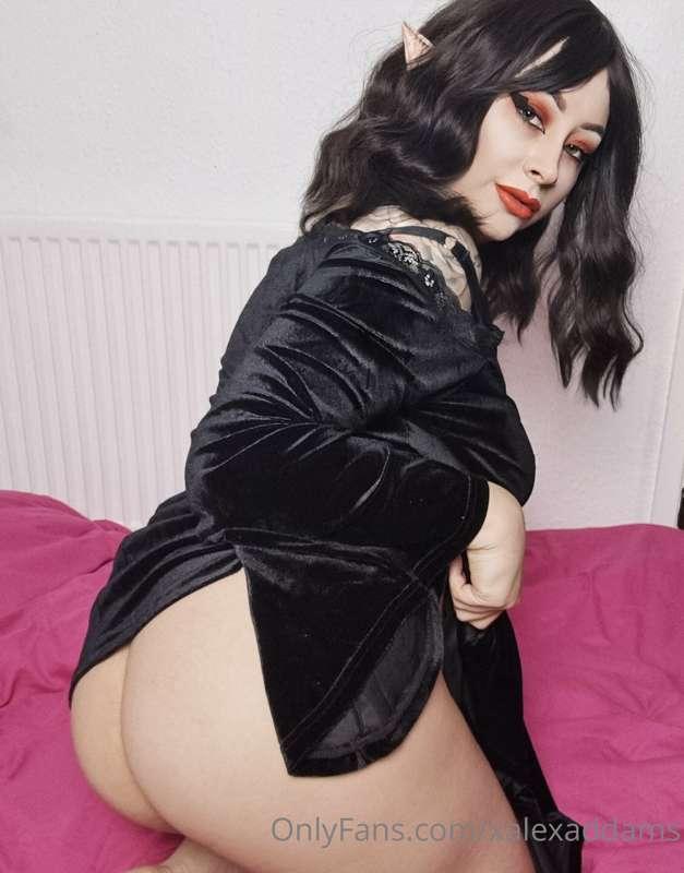 Tip if you want me to make your Friday more freaky 😈 the big..