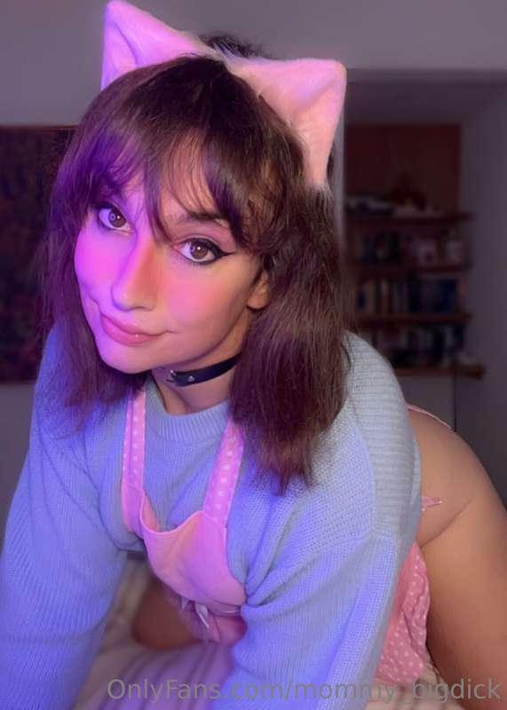 what if mommy woke you up dressed like this and sat on the f..