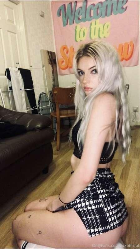 Coming to your dms tonight😈