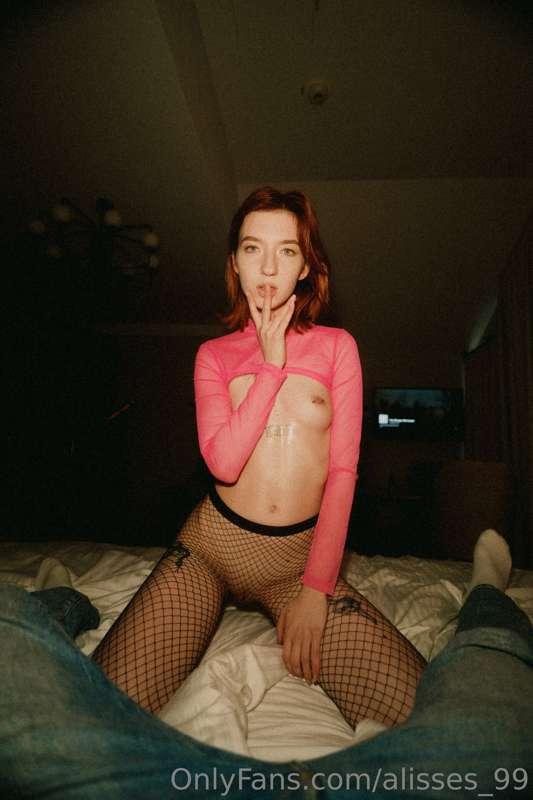 Give me a tip if you want to see more photos from this set 😋..