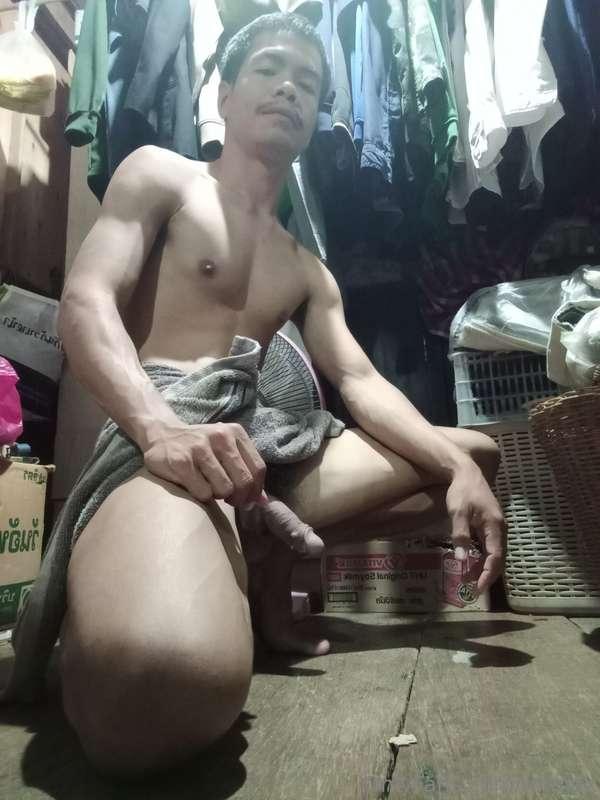 แก้ผ้าถอกควยไปเลยดิ