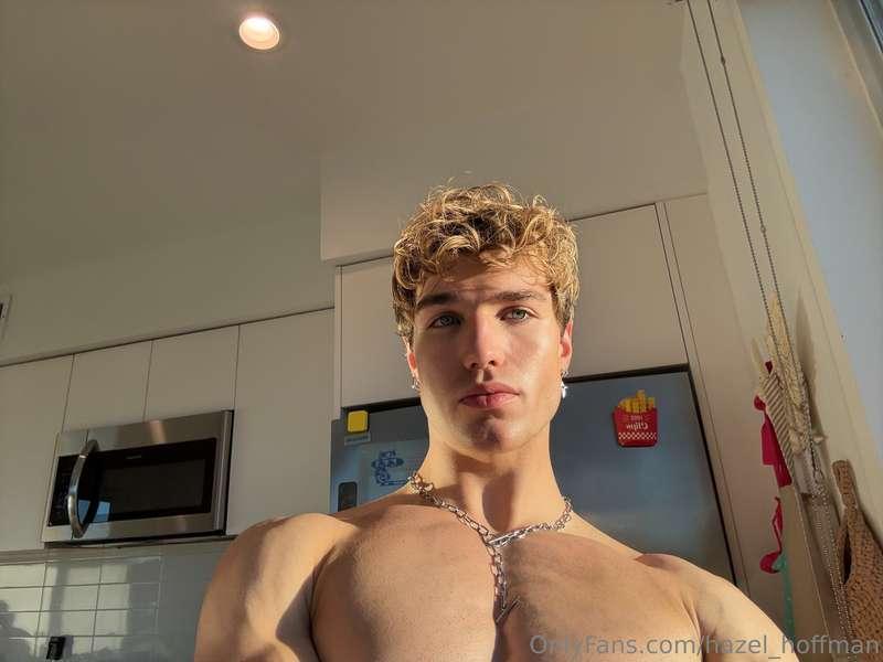 Calling all hot horny guys to my inbox today so I can give y..