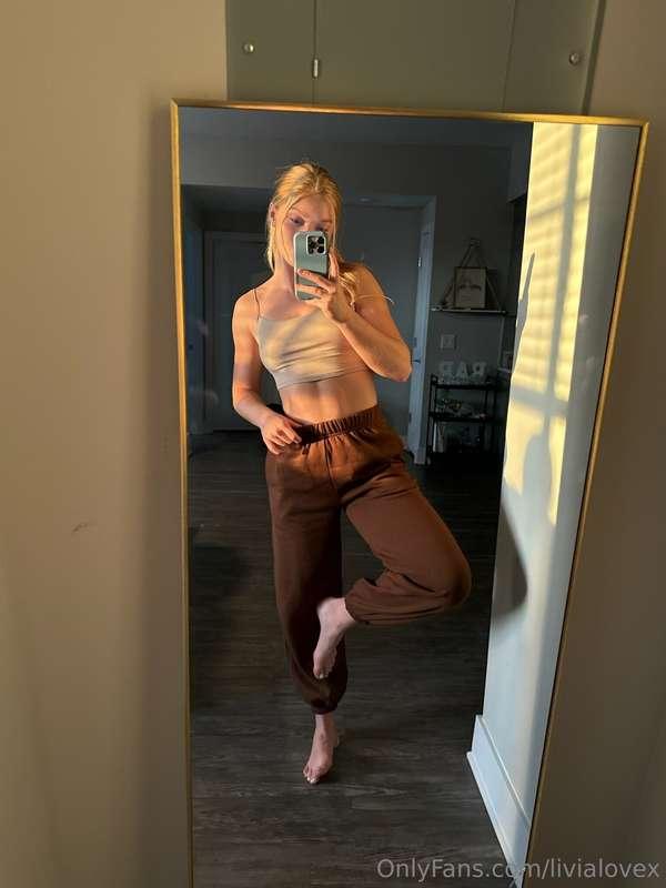 livialovex image #2