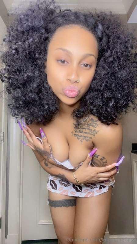 got them lips that'll drive you crazyyyyy 😘
