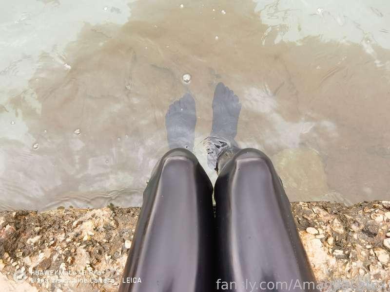 amandalatex image #12