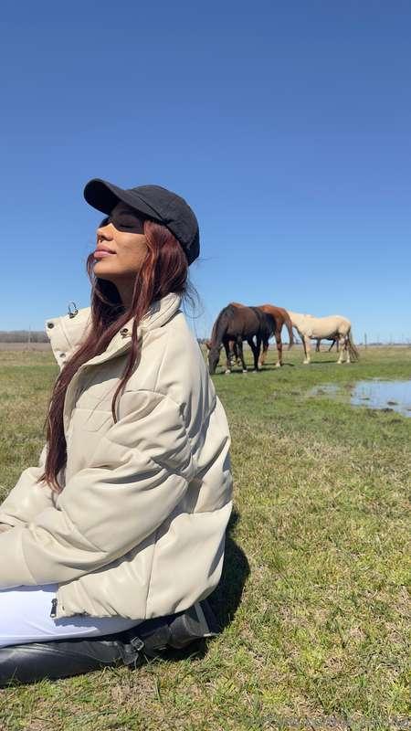 Yes, yes, I’m here again 🐴🙌🏻😁While it’s still warm, I’m enjo..