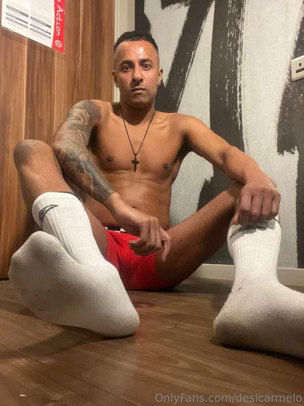 Are you ready to worship my feet guys, leave a tip if you li..
