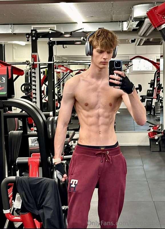 Work up a good sweat in the gym to look good in the mirror -..
